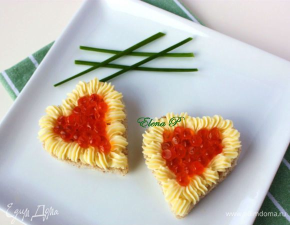 Ну, и ещё одно фото для влюблённых....)))Всё понятно без описания (хлеб, масло, икра), а начало дня будет приятное!