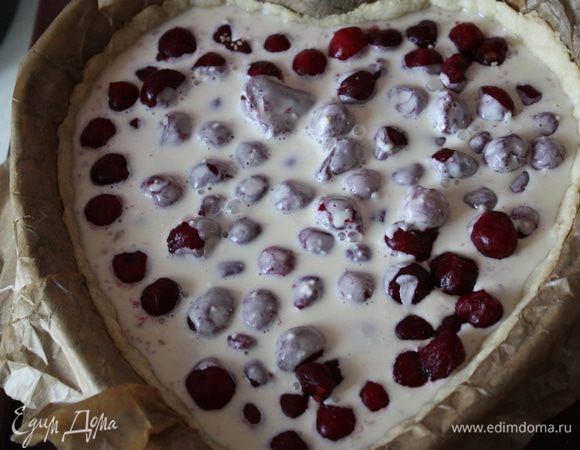 Сверху заливаем кремом.