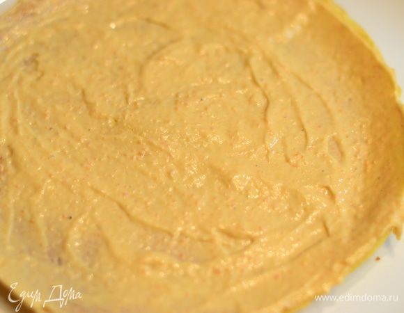 Смазываем каждый блин  крем-муссом,я смазала тоненько,но желательно потолще!