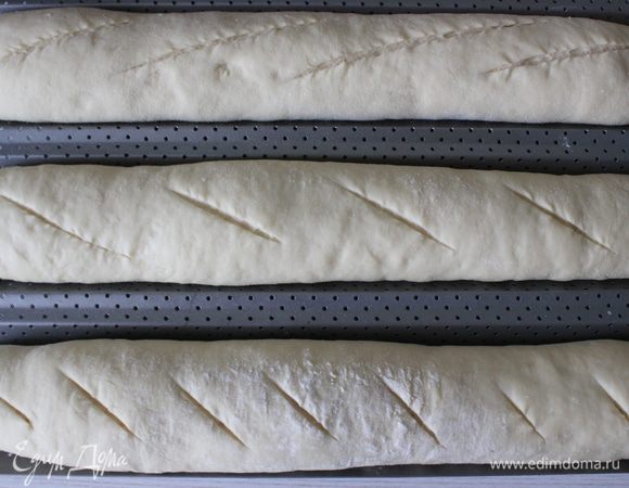 Надрезала батоны по разному 