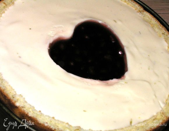 залить оставшимся гранатовым желе, по желанию добавить зерна граната. Убрать в холодильник до полного застывания.