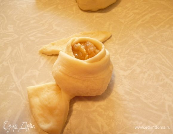 Затем так же закрепляем третий и четвертый