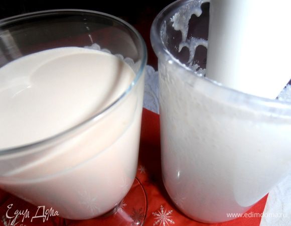 Взбиваем блендером и переливаем в красивый бокал!