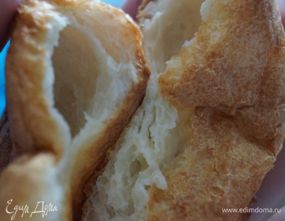 Остывшие булочки наполняем начинкой (какой душа пожелает). Приятного аппетита!!!