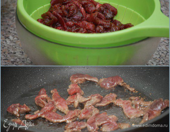 По истечении часа - мясо откинуть на дуршлаг и дать маринаду стечь.  Разделить говядину на три равные части и отдельно обжарить на сильном огне с добавлением 5 ст.л. кунжутного масла до приятного коричневого цвета. ВАЖНО именно частями обжаривать мясо! Извлечь шумовкой. Слить остатки масла и протереть сковороду бумажным полотенцем. 