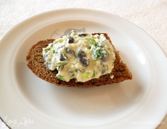 А из оставшейся начинки можно приготовить полезный бутербродик.