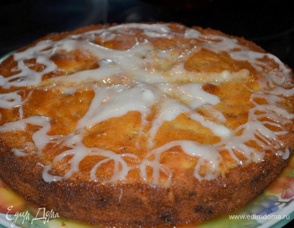 Я еще украсила слегка сахарной глазурью.Подаем разрезав на порции. Приятного аппетита.