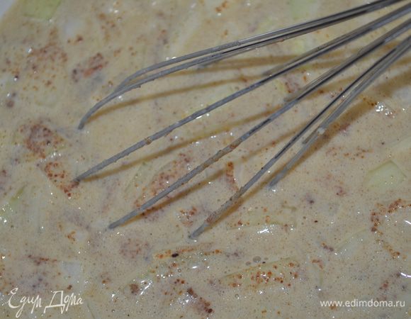 добавляем его в тесто, все размешиваем