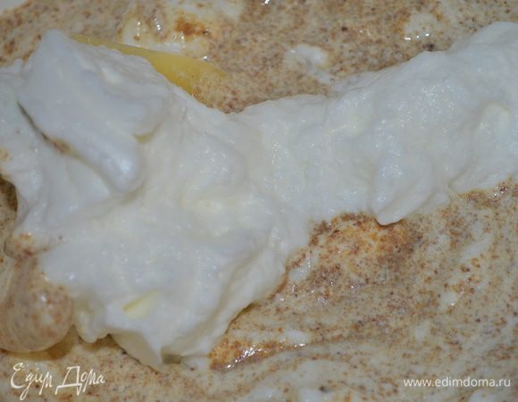 порционно ввести белки 