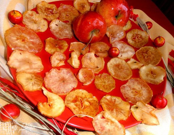 Но я сделала несколько партий,поэтому получился целый противень готовых чипсиков домашних и полезных для перекуса всей семье!!!