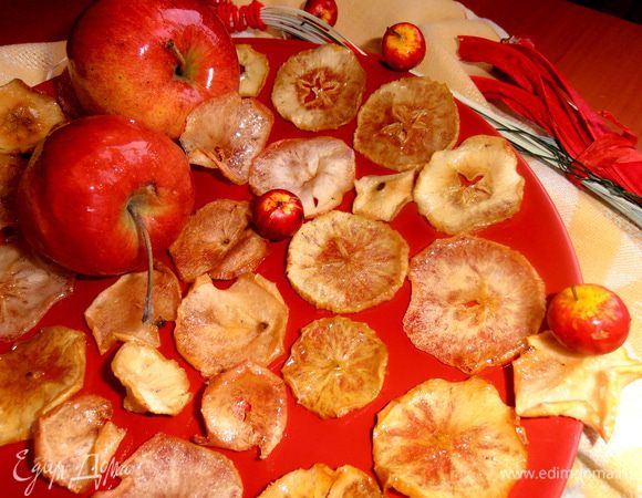 Когда совсем подсохнут,можно хранить в коробке или съесть,не откладывая,такую вкуснятину)))