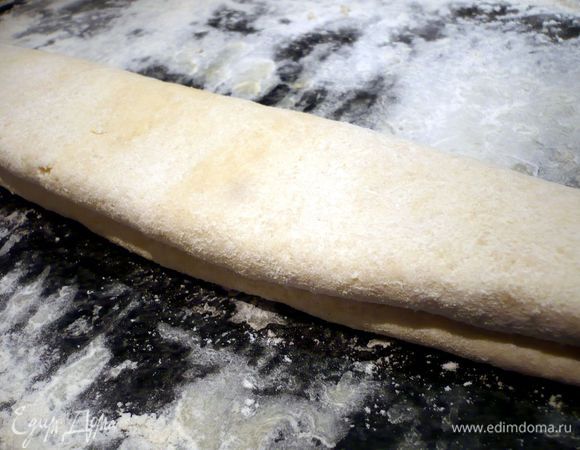 Накладываем одну часть на другую. 