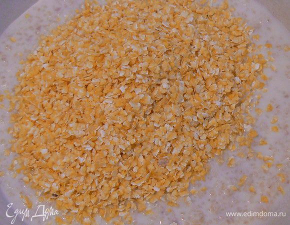 добавить кукурузных хлопьев