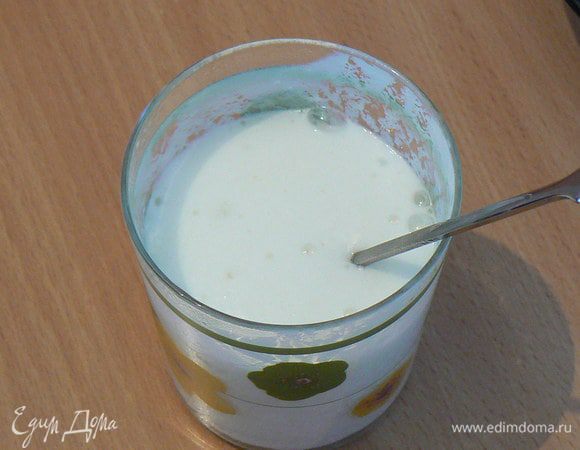 оставшийся йогурт нагреть и загасить в нем  соду