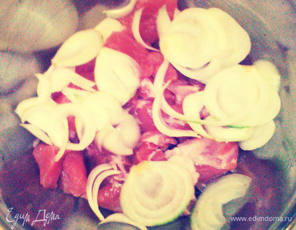 Добавить лук. 