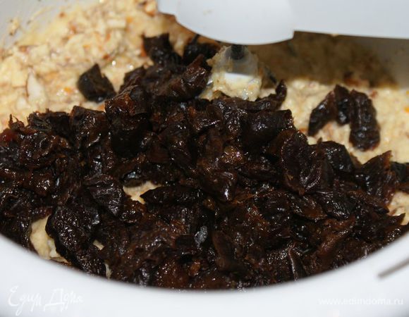 Затем чернослив.