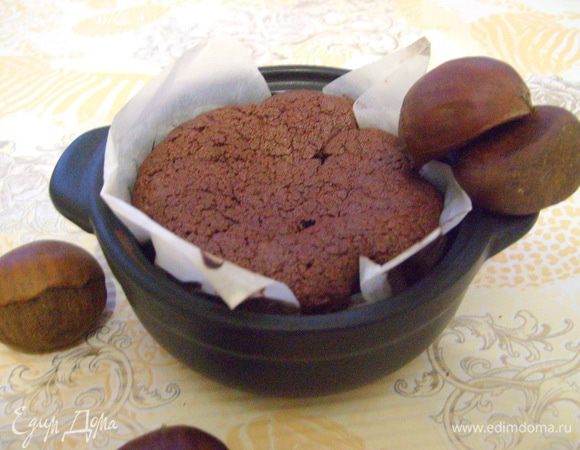 Поставить формы на 20-25 мин. в разогретую до 170 градусов духовку (если будете печь в большой форме, то на 25-35 мин). Пирог должен слегка потрескаться, схватиться корочкой по краям, но внутри слегка подрагивать.