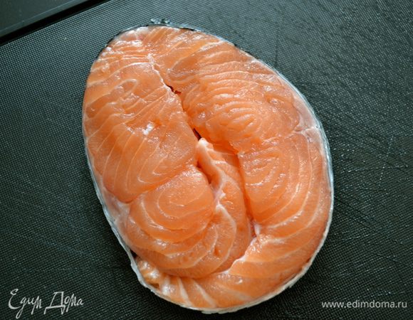 "Упаковать" освобожденными концами кожи.......как на фото... ))) У нас получился вот такой вот медальон.