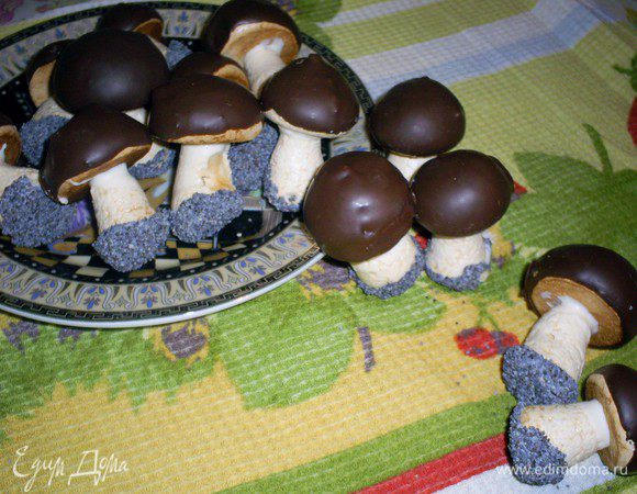 Ну вот и все. Перекладываем наши грибки на блюдо и ждем дегустаторов. Приятного аппетита!!!