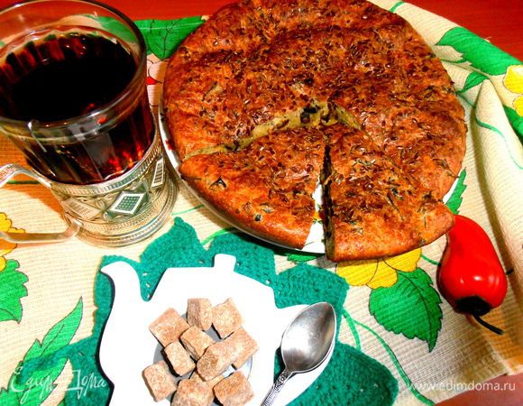 Желательно горячим не нарезать,чтоб не помять структуру теста, но я наполовину остудила и всё-таки начала резать...