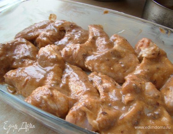 Если остался маринад - полейте им мясо