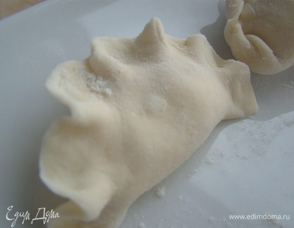 ...а я - воланом (это просто, и то, что у меня получается отменно)))