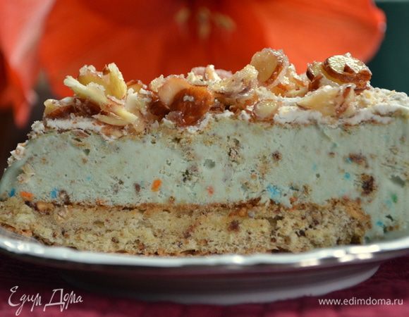 Если торт останется,то лучше его хранить в морозильнике. Приятного аппетита и наслаждения.