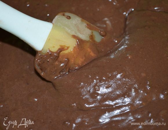 получается вот такое жидкое тесто. 