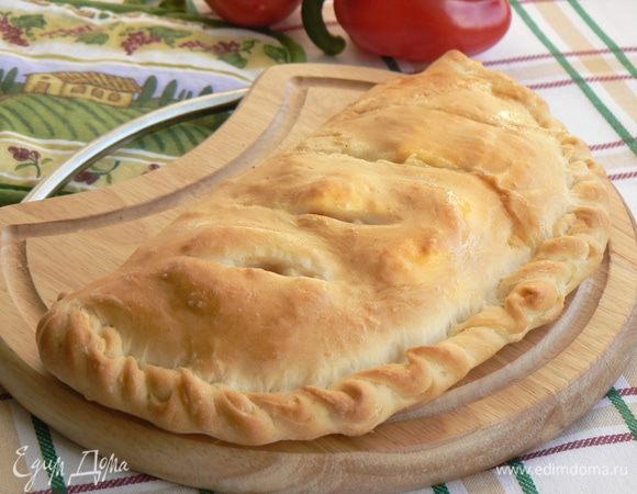 Отправить в духовку, испечь до румяной корочки.