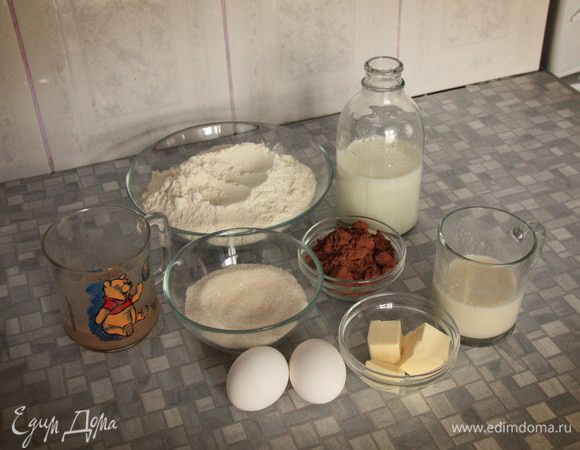 Из чего, собственно, будем творить. (Для неведомого Tang Zhong смешать 25 г муки с теми самыми 80 г воды и варить это дело на медленном огне, помешивая, до состояния густого киселя).