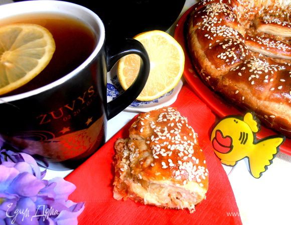 Вот такой рулетный слоёный пирожок получился... Только маловато его оказалось)))