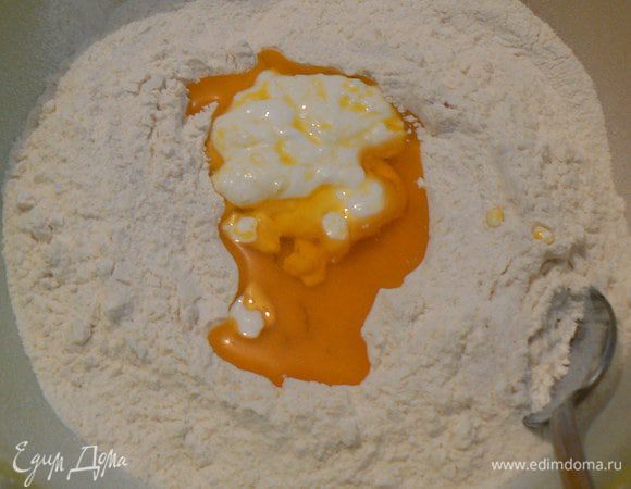 для белого теста:
просеять муку, добавить все ингридиенты