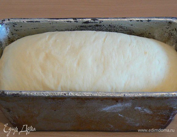 Одну буханку я сделала оранжевое тесто сверху, другую наоборот