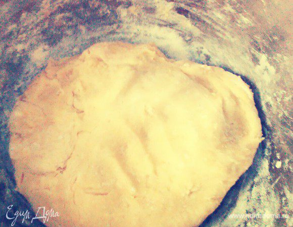 Замесить тесто.