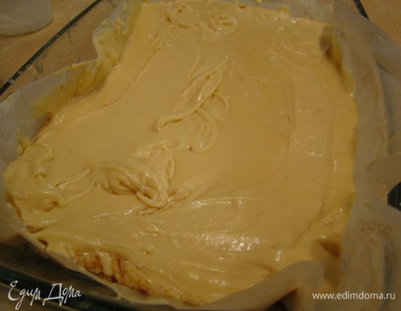 Достать, выложить молочную начинку