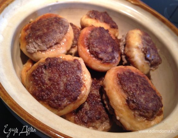 Подавать горячими с любым гарниром или как самостоятельное блюдо. Прятного аппетита!