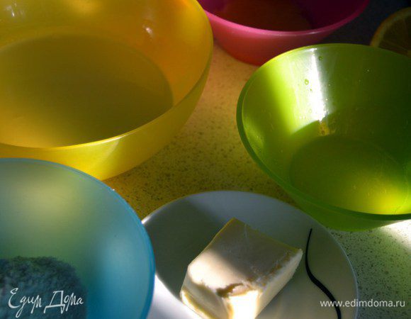 Тем временем подготовим все для соуса. Придется делать быстро и все должно быть под рукой.