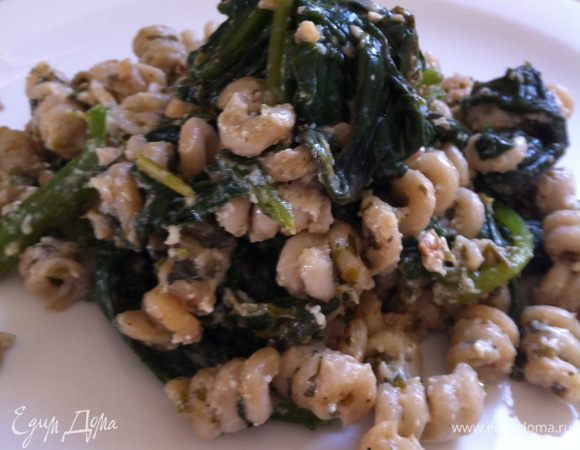 Посыпать орехами и подавать.