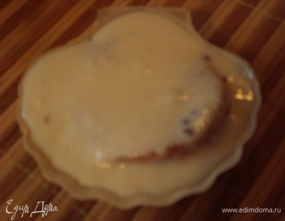 Духовку разогреваем на 200С. Рыбу заливаем соусом и ставим в духовку на 15-20 минут.