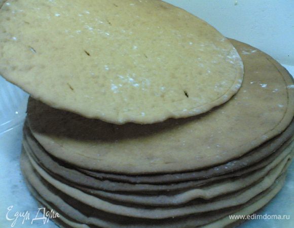 Получаются такие коржи.