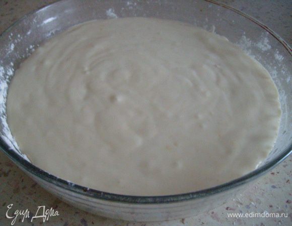 Соединить творожную и шоколадную смеси, вылить в смазанную маслом и посыпанную мукой форму (у меня диаметр 21 см, думаю идеальная форма для указанного количества ингредиентов - 16-18 см). Выпекать 45 минут при 180 С, пирог должен подняться и зарумяниться. Дать пирогу остыть и порезать на порционные куски. 

Приятного аппетита!