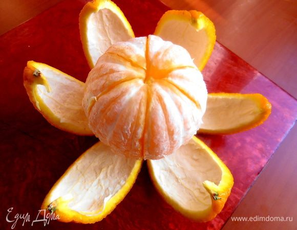 Отделяем кожицу,не отрывая совсем!