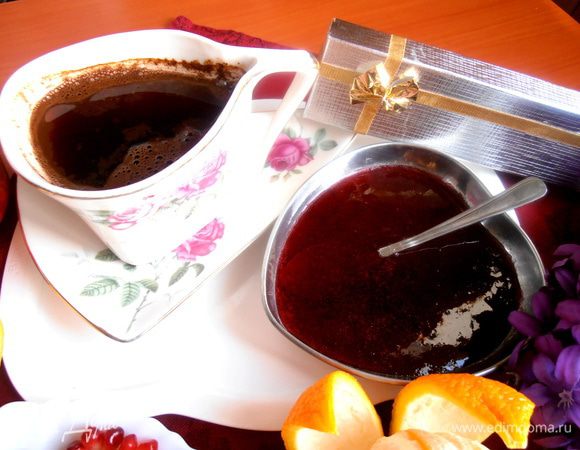 Джем подать можно вместо сыра к гренкам или всё вместе,как мне нравится))