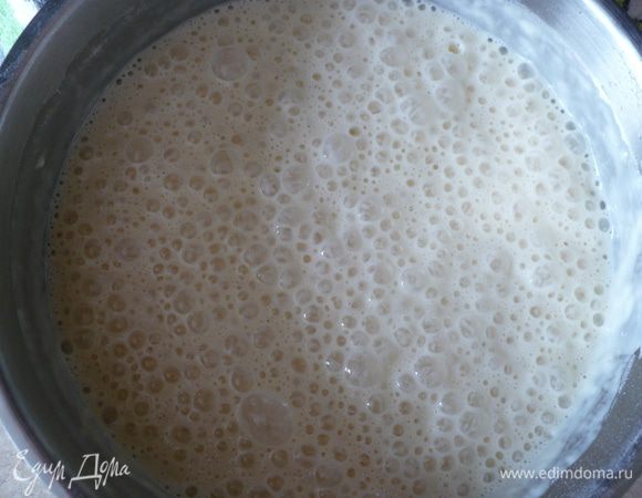 Смешиваем все составляющие кроме воды. 