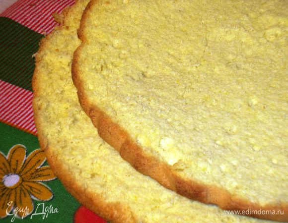 Сборка торта: Измерить диаметр и высоту формы.Можно использовать специальную форму для цуккотто или  куполообразную салатницу. Готовый бисквит разрезать на 2 коржа.