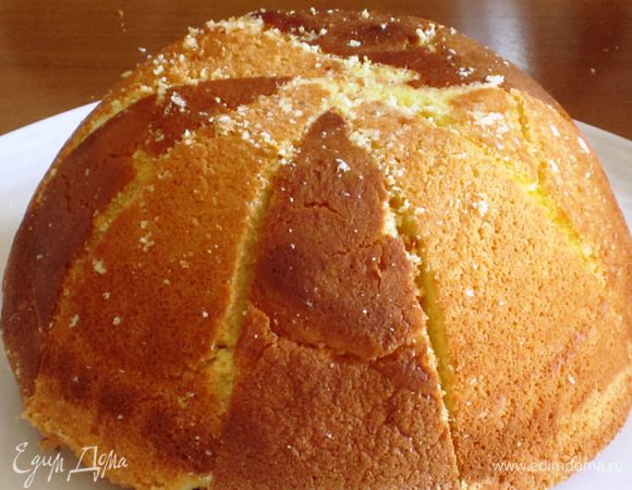 Перевернуть охлажденный торт  на блюдо ......