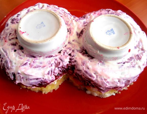 Немного промазываем майонезом.