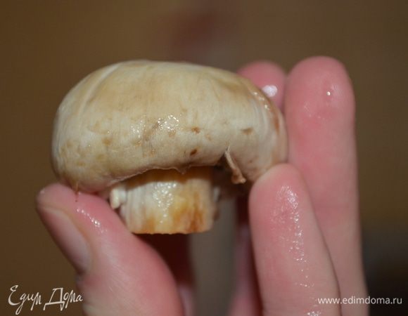 грибочки помыть и обсушить