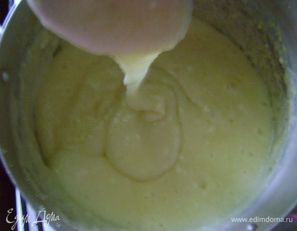 Все варить 20-30 минут,постоянно помешивая ,пока не растворятся зернышки творога,все будет плавиться и превращаться в однородную массу.