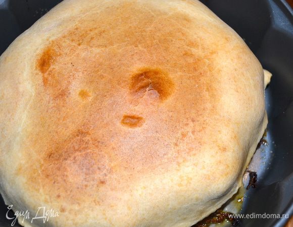 Готовый тарт достать из духовку. Дать ему слегка остыть. 